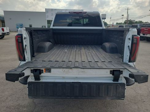 Used 2024 GMC Sierra 2500 AT4 w/ AT4 Premium Plus Package AWD/4WD image 27