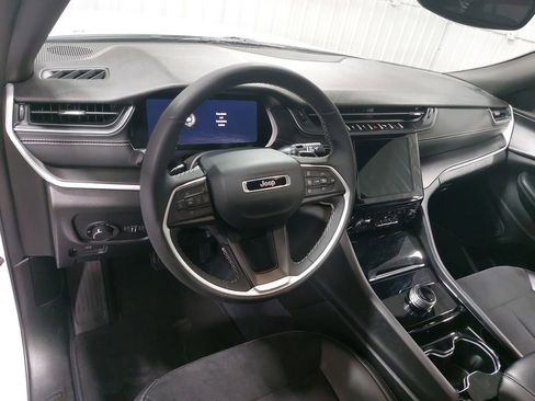 Used 2023 Jeep Grand Cherokee L Laredo AWD/4WD image 18