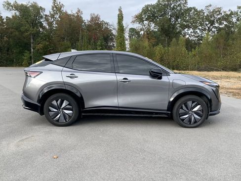 Used 2023 Nissan Ariya AWD image 8