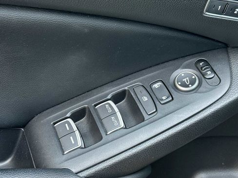 Used 2018 Honda Accord Touring image 12