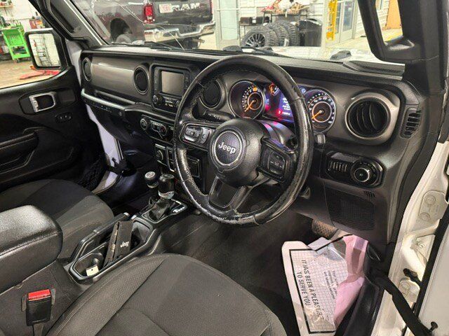 Used 2021 Jeep Wrangler Unlimited Sport AWD/4WD image 9