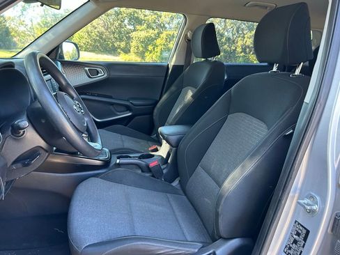 Used 2020 Kia Soul S image 13