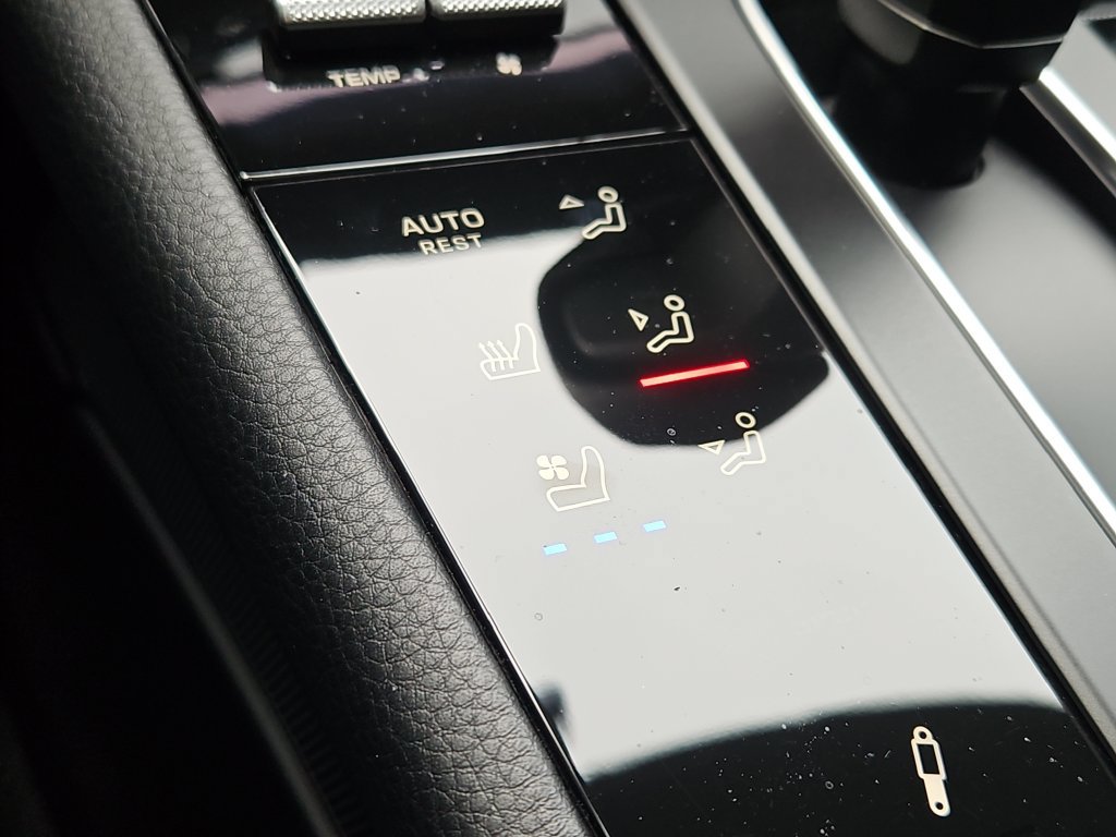 Certified 2026 Porsche Macan Turbo AWD/4WD image 25