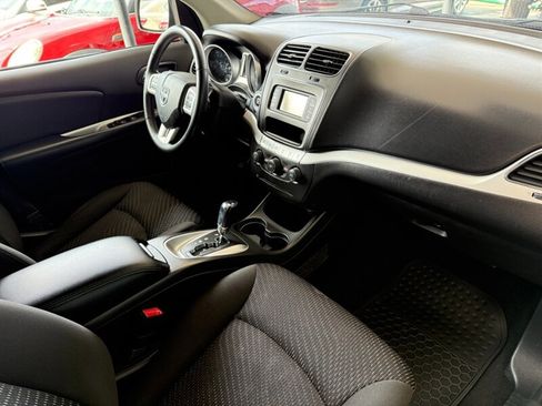 Used 2019 Dodge Journey SE w/ Premium Group image 28