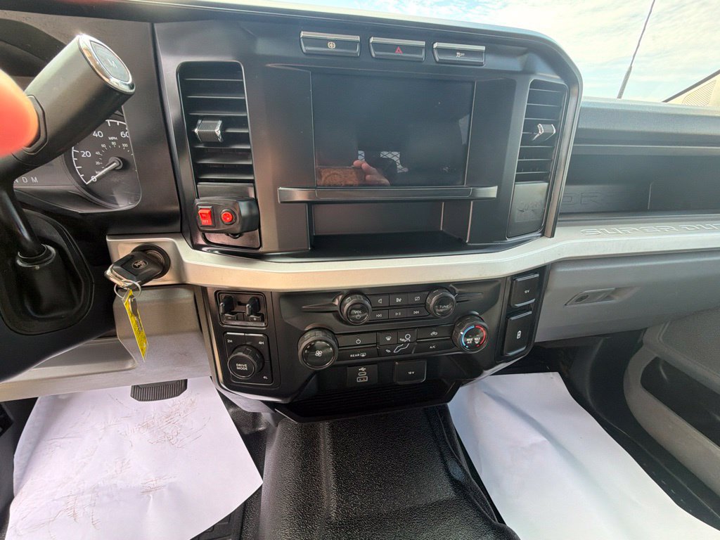 Used 2024 Ford F550 4x4 Crew Cab Super Duty image 27