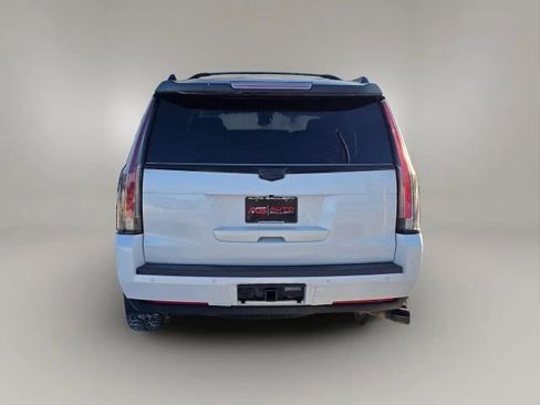 Used 2016 Cadillac Escalade Luxury image 6