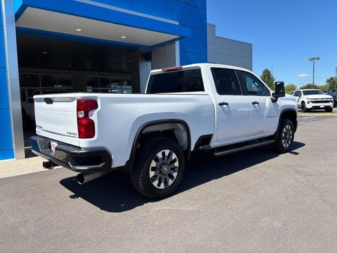 Used 2025 Chevrolet Silverado 2500 Custom w/ Custom Value Package image 3