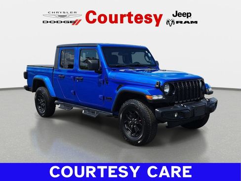 Used 2021 Jeep Gladiator Sport AWD/4WD image 1