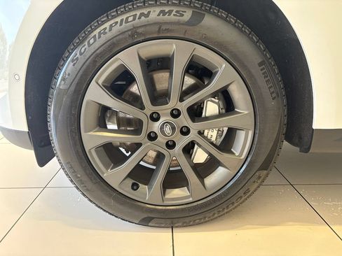 Used 2025 Land Rover Range Rover Sport AWD/4WD image 11