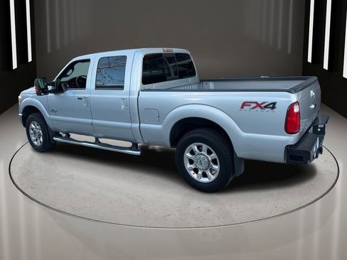Used 2016 Ford F250 Lariat w/ Lariat Interior Package image 9
