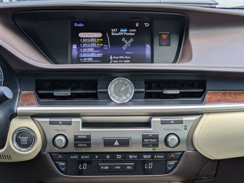 Used 2018 Lexus ES 350 w/ Premier Package FWD image 16