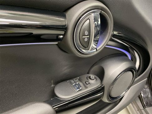 Certified 2022 MINI Cooper SE image 19