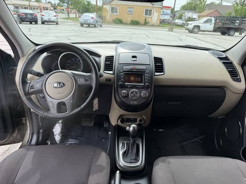 Used 2013 Kia Soul ! FWD image 13