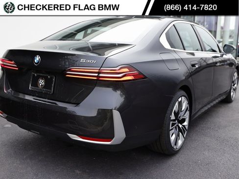 Used 2025 BMW 530i w/ Premium Package image 7