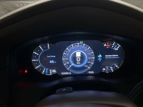 Used 2017 Cadillac Escalade ESV Premium Luxury image 21