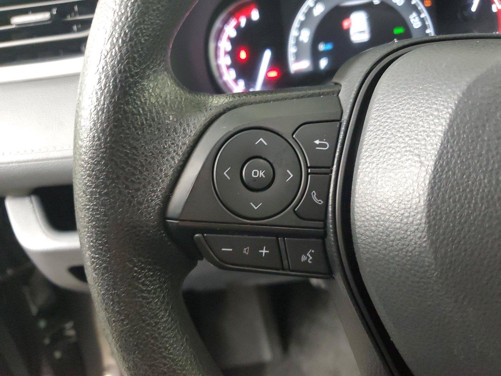 Used 2025 Toyota RAV4 XLE FWD image 23