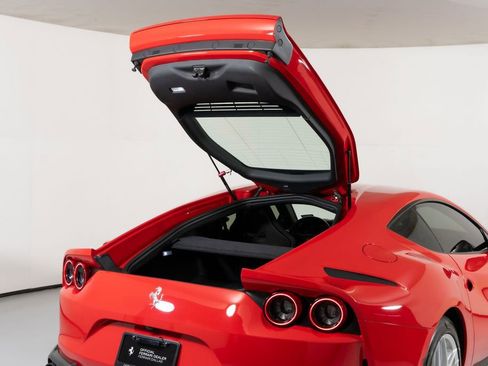 Used 2018 Ferrari 812 Superfast RWD image 17
