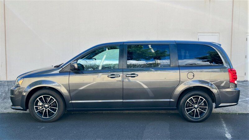 Used 2019 Dodge Grand Caravan GT FWD image 2