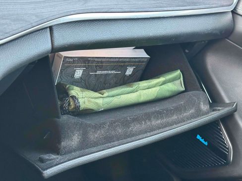 Used 2022 Jeep Grand Cherokee Overland w/ Luxury Tech Group IV image 31