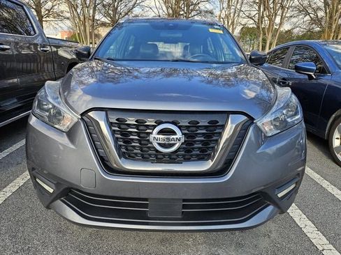Used 2020 Nissan Kicks SR w/ SR Premium Package image 3