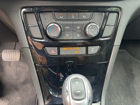 Used 2022 Buick Encore Preferred w/ Safety Package AWD/4WD image 19