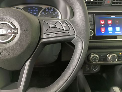 New 2025 Nissan Kicks Play S image 17