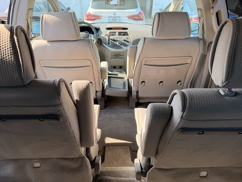 Used 2009 Nissan Quest w/ Seat Pkg image 19