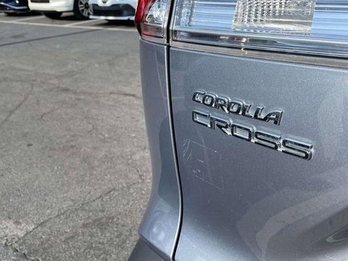 Used 2024 Toyota Corolla Cross LE FWD image 12