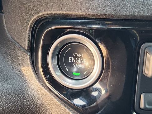 Certified 2025 GMC Sierra 1500 SLT AWD/4WD image 20