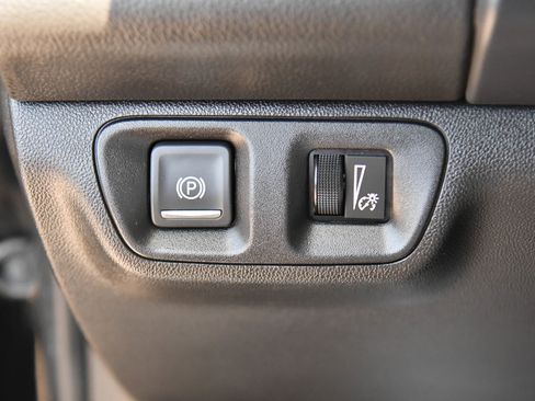 Used 2023 GMC Acadia SLT AWD/4WD image 33