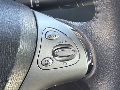 Used 2018 Nissan Murano SV image 23