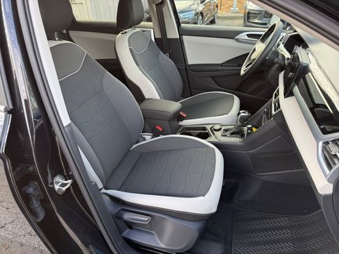 New 2026 Volkswagen Taos SE image 28