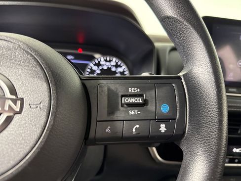Used 2023 Nissan Rogue SV image 17