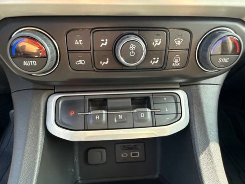 Used 2023 GMC Acadia SLT AWD/4WD image 26