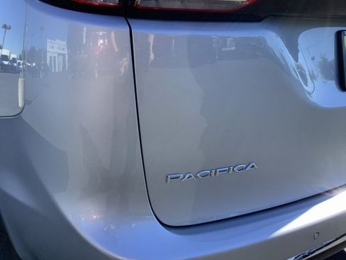 New 2026 Chrysler Pacifica Select image 42