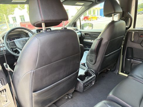 Certified 2024 Honda Odyssey Sport image 18