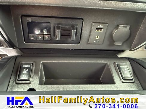 Used 2018 Nissan Titan SL w/ Midnight Edition image 22