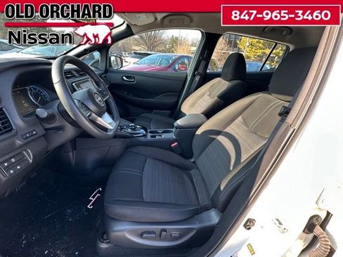 Used 2025 Nissan Leaf SV Plus image 12