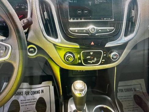 Used 2019 Chevrolet Equinox LS image 12