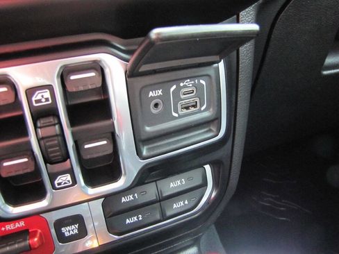 Used 2022 Jeep Wrangler Unlimited Rubicon 4xe w/ Cold Weather Group AWD/4WD image 48