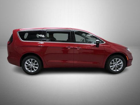 New 2026 Chrysler Pacifica Select image 4
