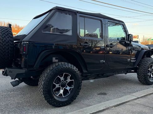 Used 2012 Jeep Wrangler Unlimited Sport image 7