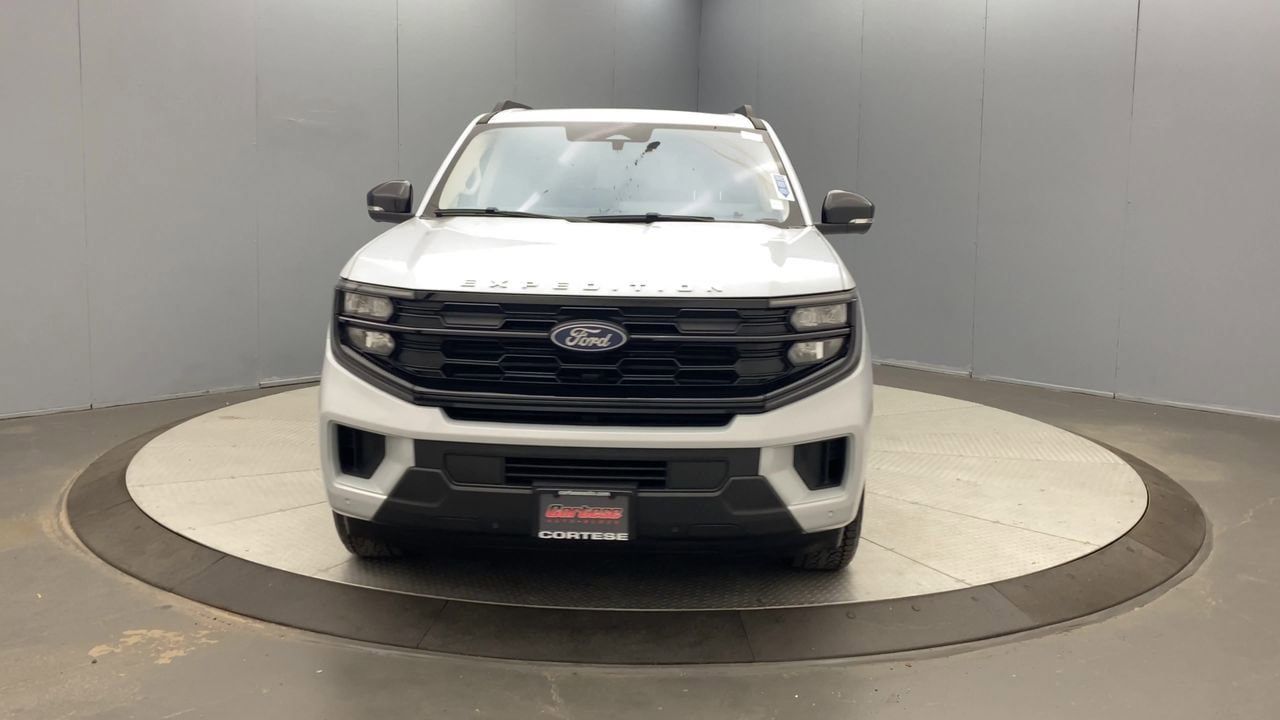 Used 2025 Ford Expedition Active AWD/4WD image 8