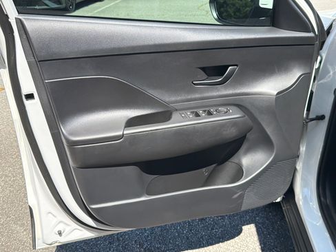 Used 2026 Hyundai Kona SE FWD image 10