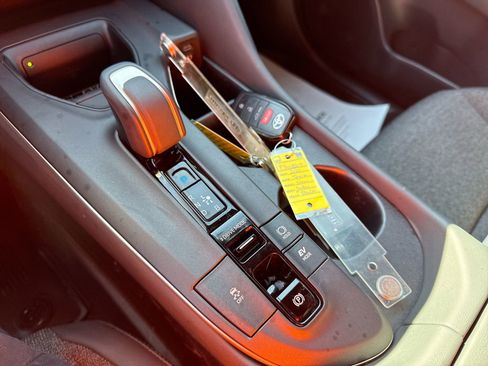 Used 2023 Toyota Crown XLE image 21