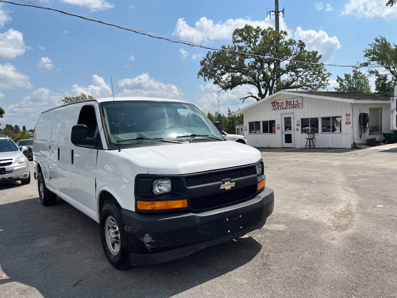 Used 2017 Chevrolet Express 2500 Extended RWD image 3