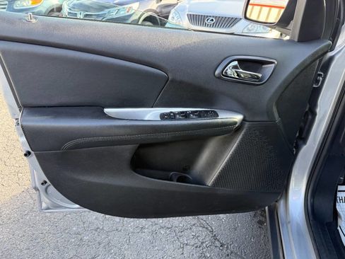 Used 2018 Dodge Journey SE w/ Connectivity Group image 15