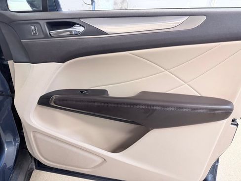 Used 2018 Lincoln MKC Premiere FWD image 35