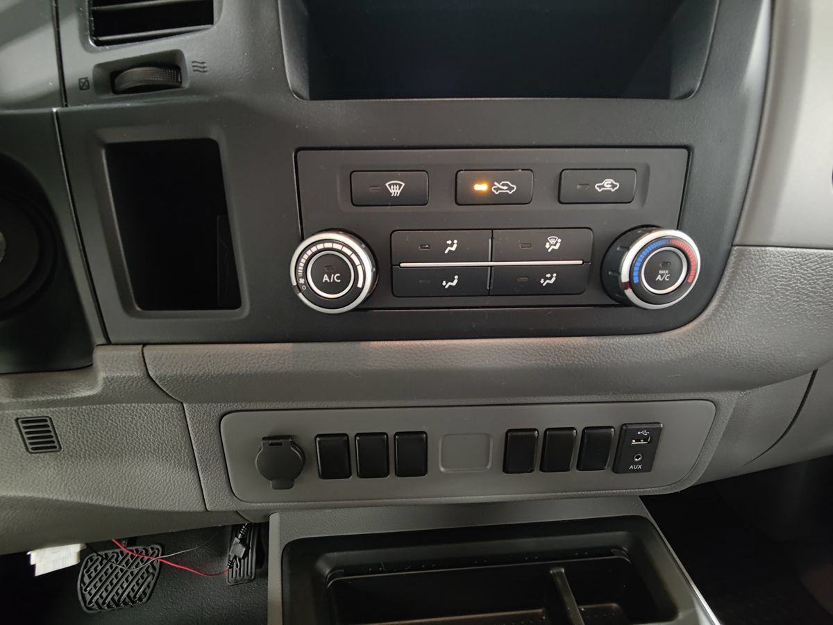 Used 2018 Nissan NV 2500 S RWD image 32