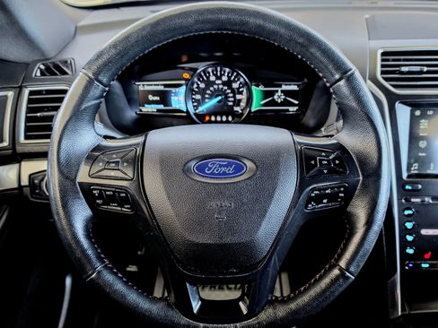 Used 2017 Ford Explorer Sport image 10
